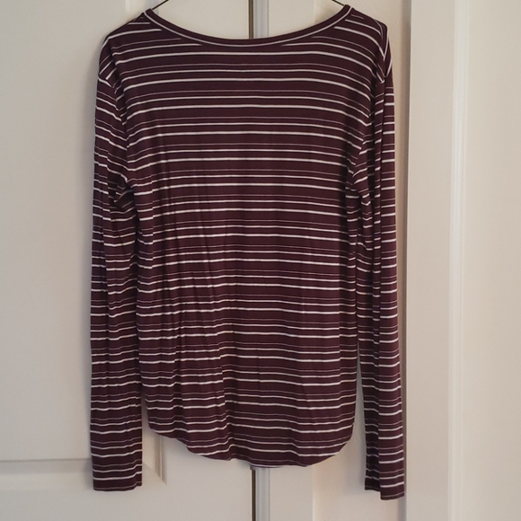 Soft & Sexy Womens Top - Picture 2 of 3